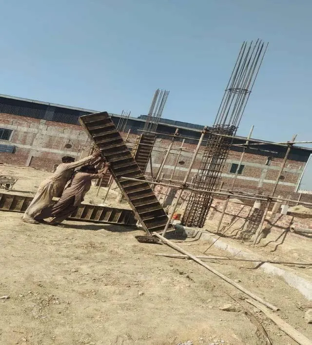 Column reinforcement and props on a building site
